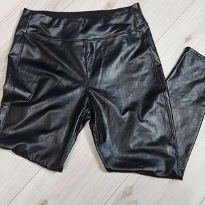 GAP Fleece Lined Black Faux Leather Leggings. Size Petite M